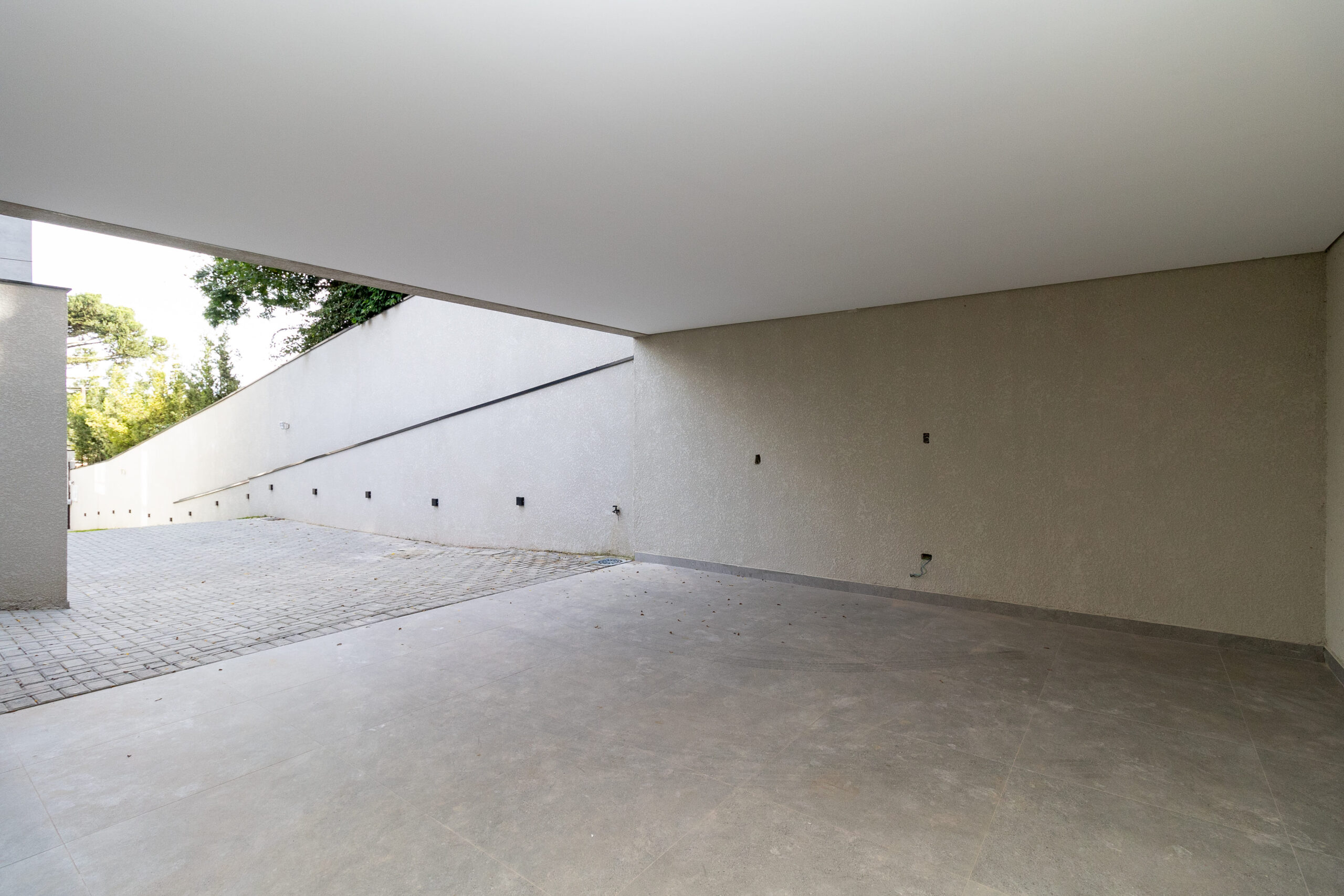 Garagem espaçosa