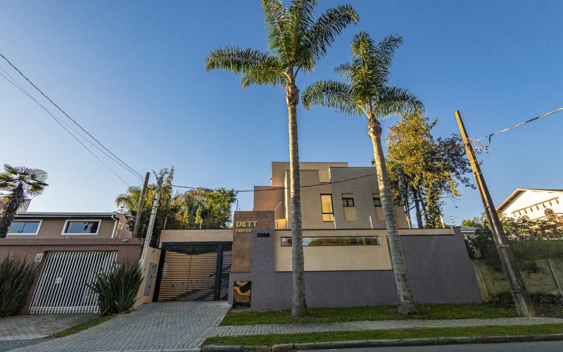 DETT HOUSE